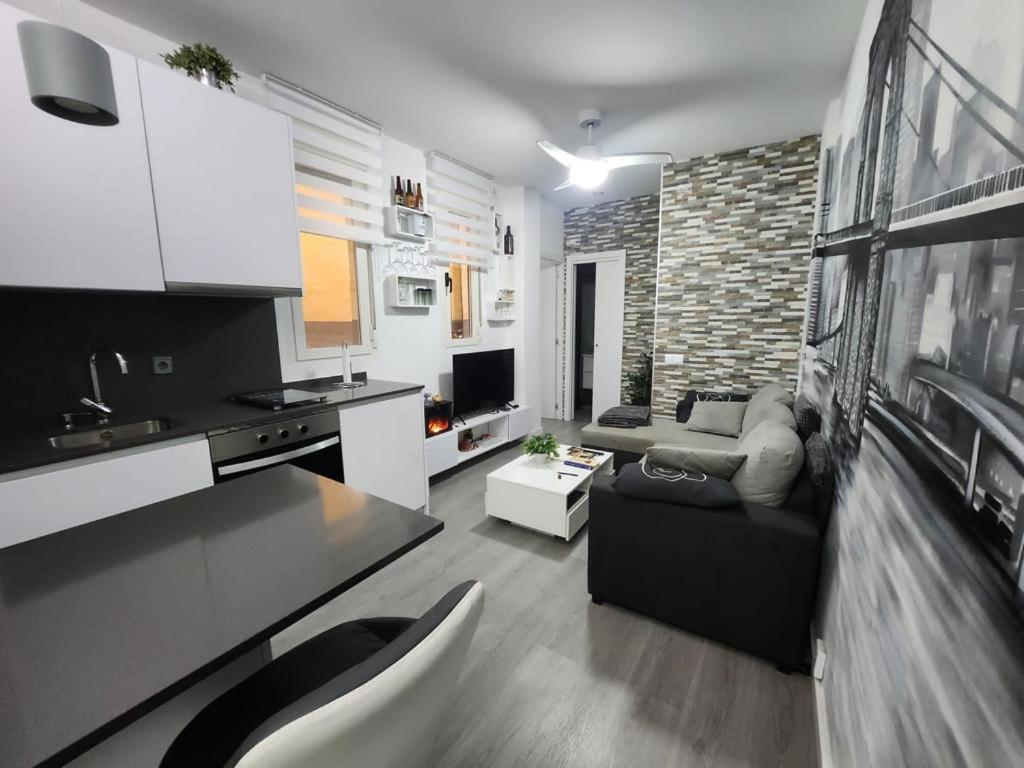 Embajadores, Apartamento Moderno Y Centrico Para 4 Madrid Eksteriør billede